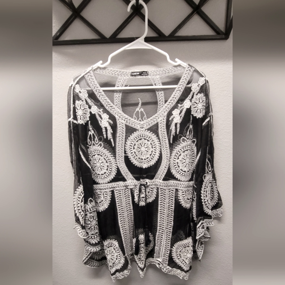 Beautiful black and white bathing suite cover up women one size